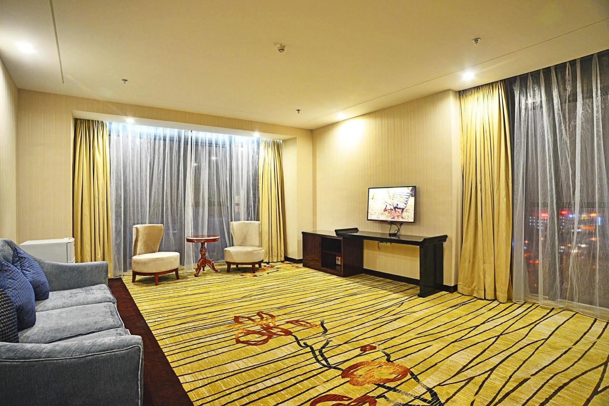 Liang Fan Holiday Inn Guangzhou Luaran gambar